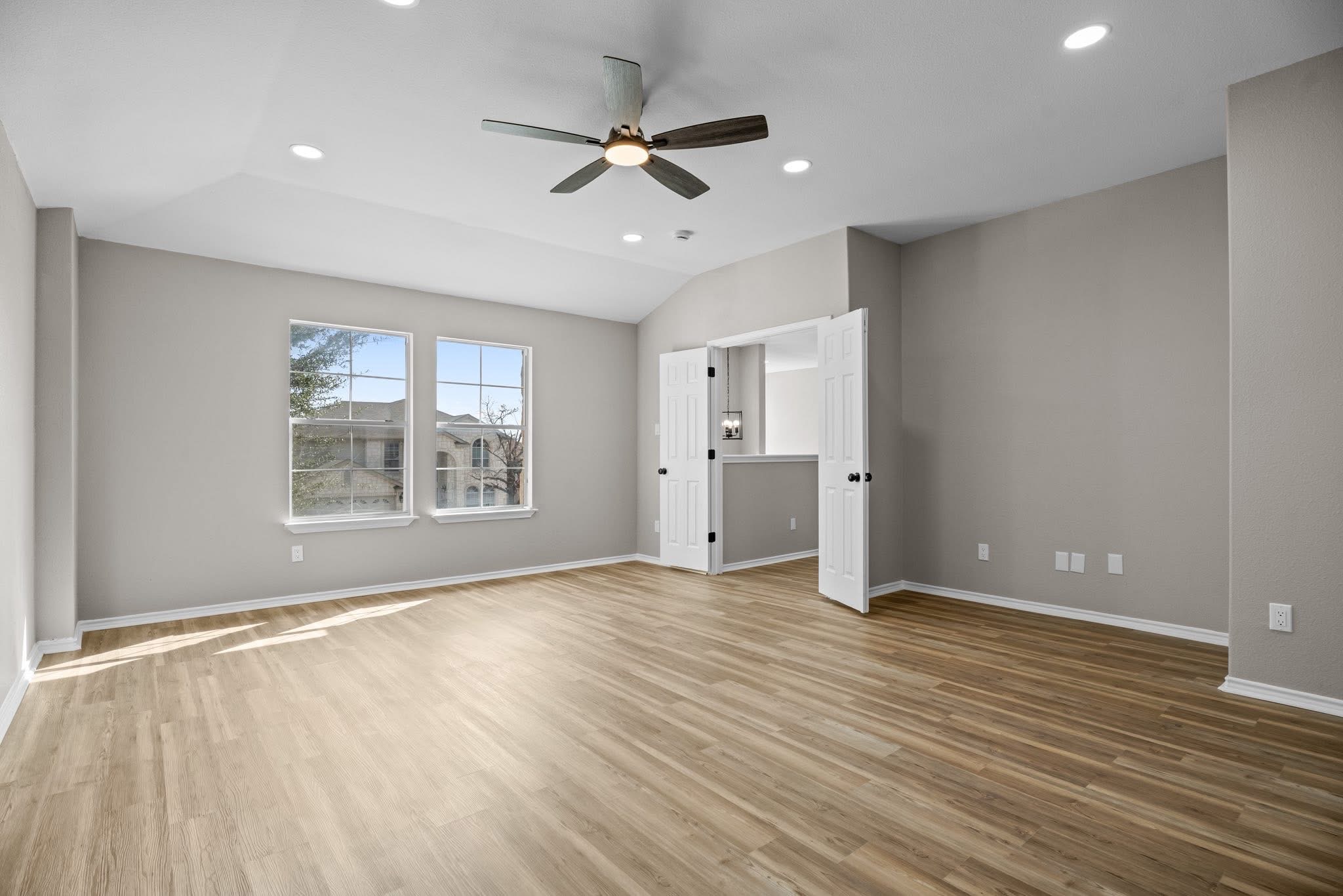 Residential exterior painting project Memphis TN